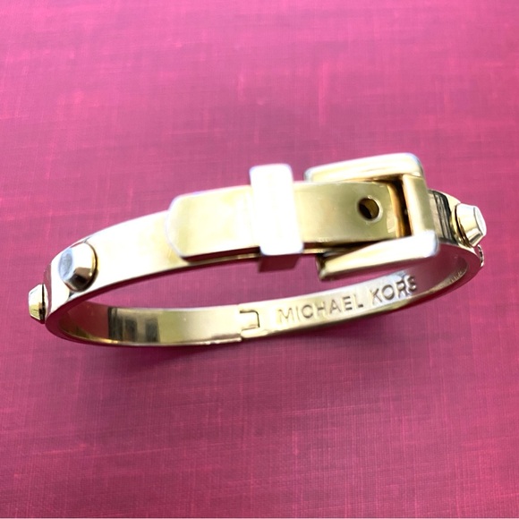 Michael Kors Women’s Gold Tone Astor Belt Motif Hinged Bangle Bracelet - Picture 5 of 8